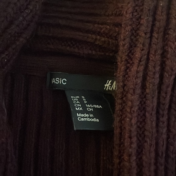 H&M Sweater - Picture 3 of 3